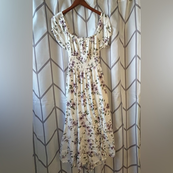 Hollister Dresses & Skirts - Hollister Cream Floral Midi Dress